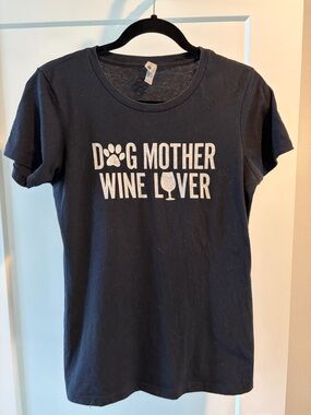 GUC Wine Lover Dog Mother T Shirt Fits Medium